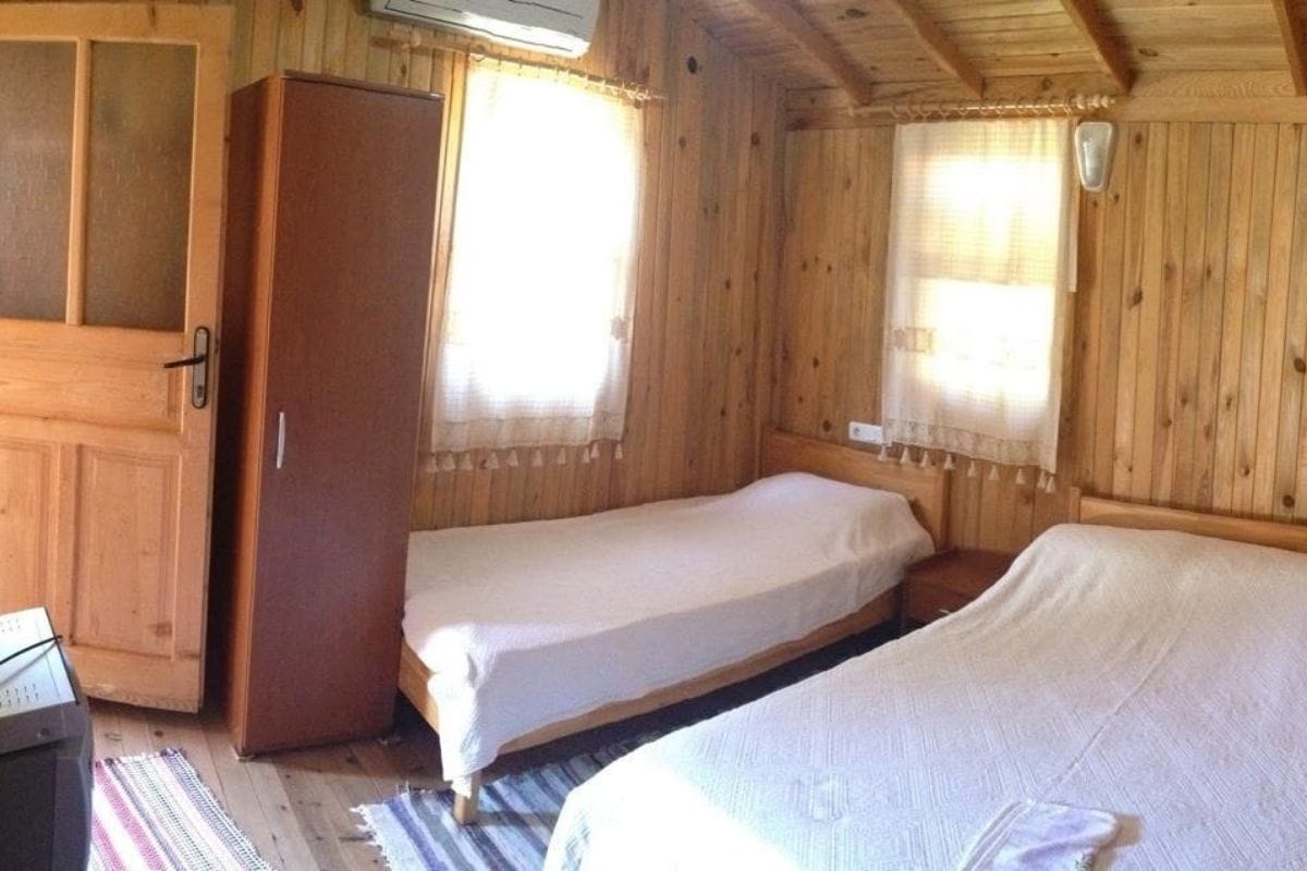 19 Hamiyet Öğretmenin Tatil Evi yatak odası